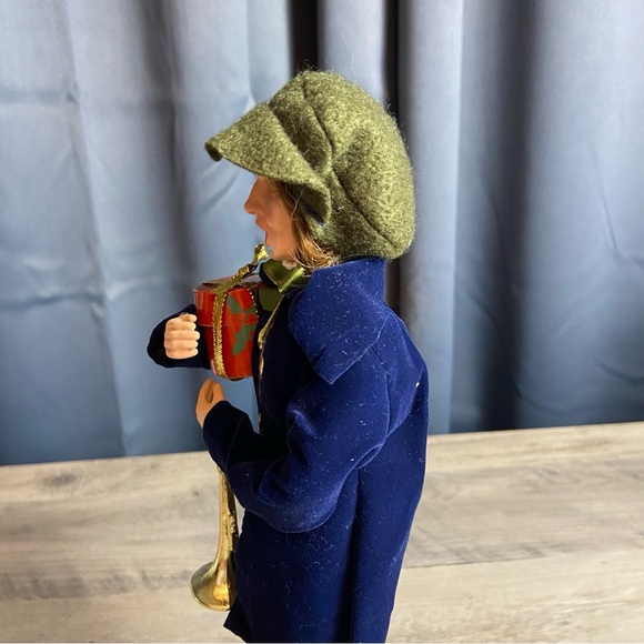 Boy Caroler Figurine with Trumpet and Gift, Blue Velvet Coat - Picture 12 of 12